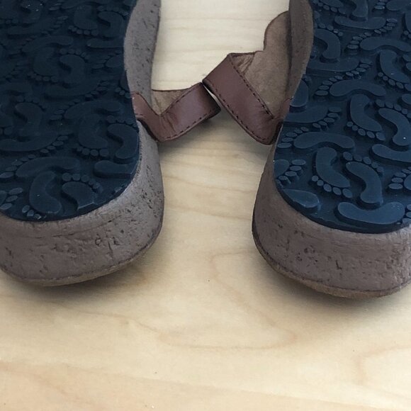 CALIFORNIA FOOTWEAR CO Medallion Sandals - NEW - Picture 10 of 11